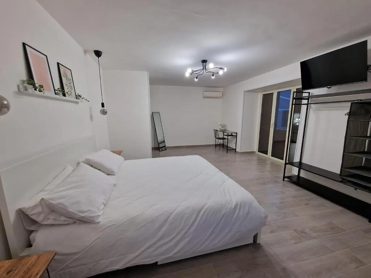 Al Trivio Apartment Naples Italy